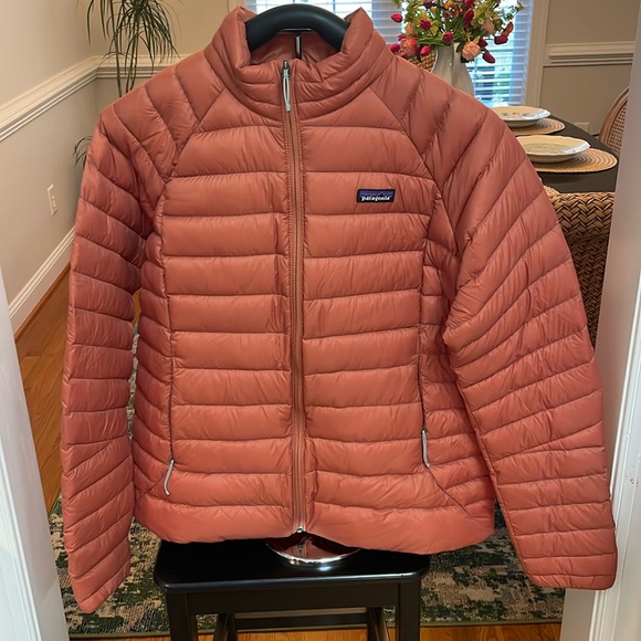 COPY - Women’s Patagonia  Down Sweater Jacket. Full Zip. XL. Burl Red. NWT - Picture 1 of 8